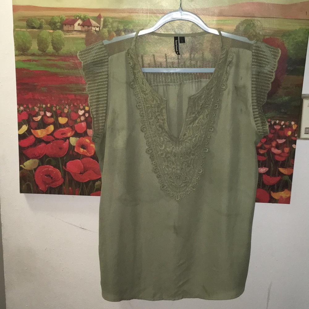 Beautiful cool blouse for the summer.